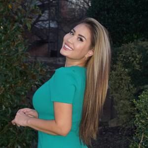 Meet your Posher, Dina
